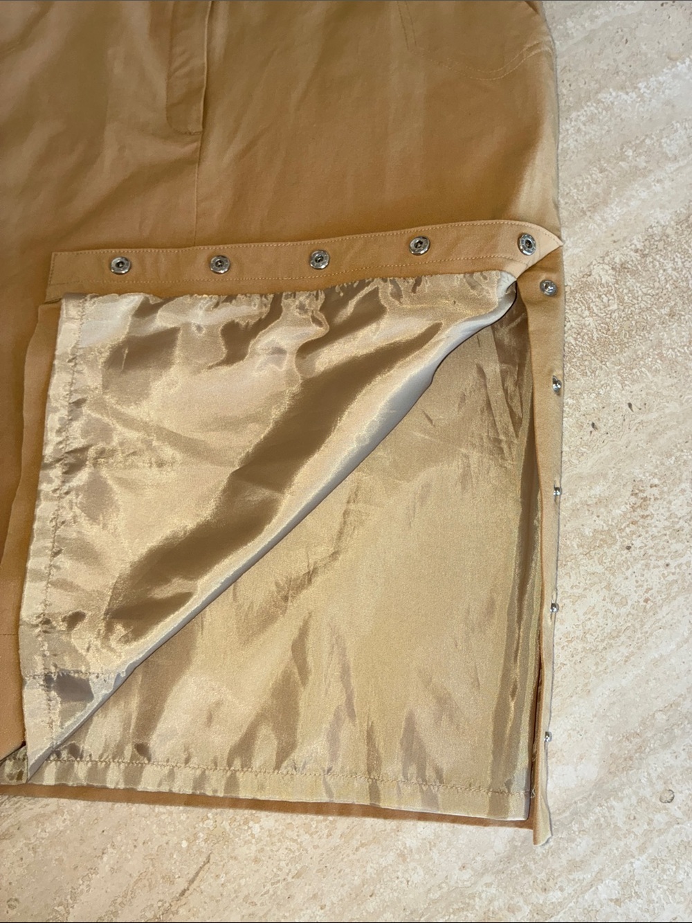 Que Skirt, Women's 10, Tan, Silver Snaps on side slits, zip front, pockets. EUC - Picture 7 of 16